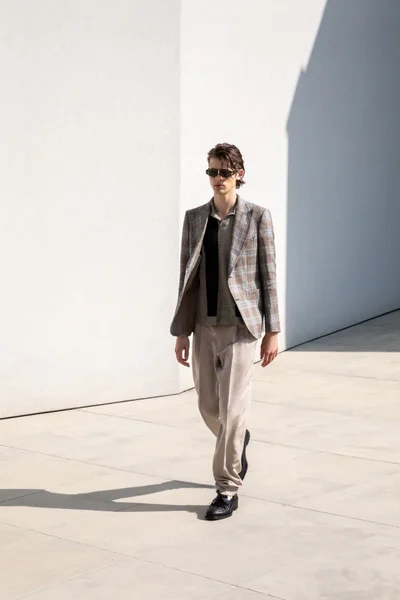 Look 7